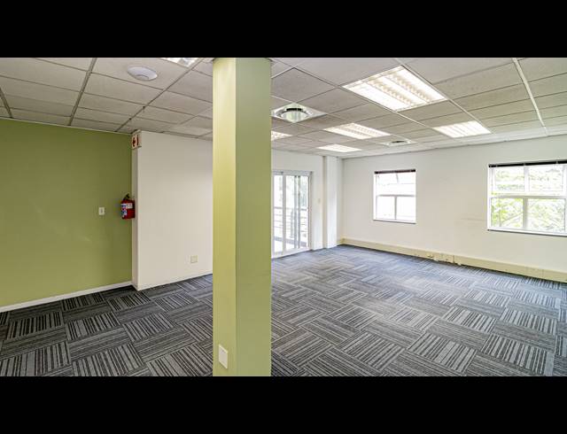 127M² OFFICE TO LET IN FERNDALE